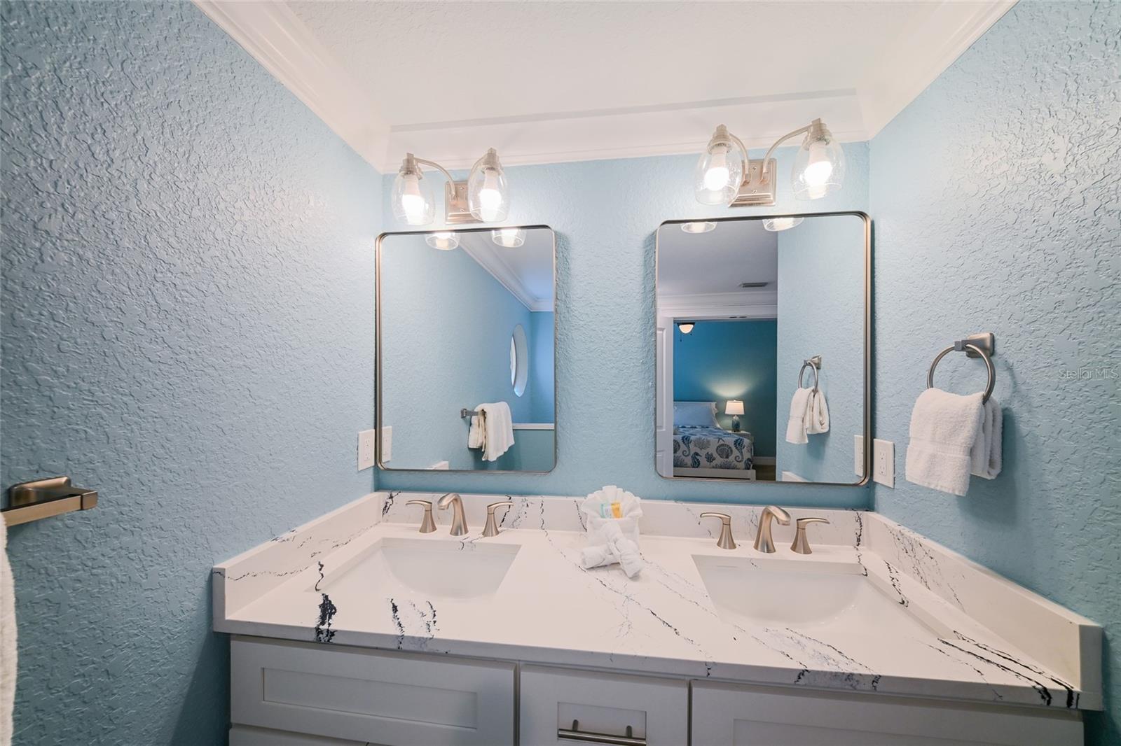 324 64TH ST, HOLMES BEACH, FL, 34217