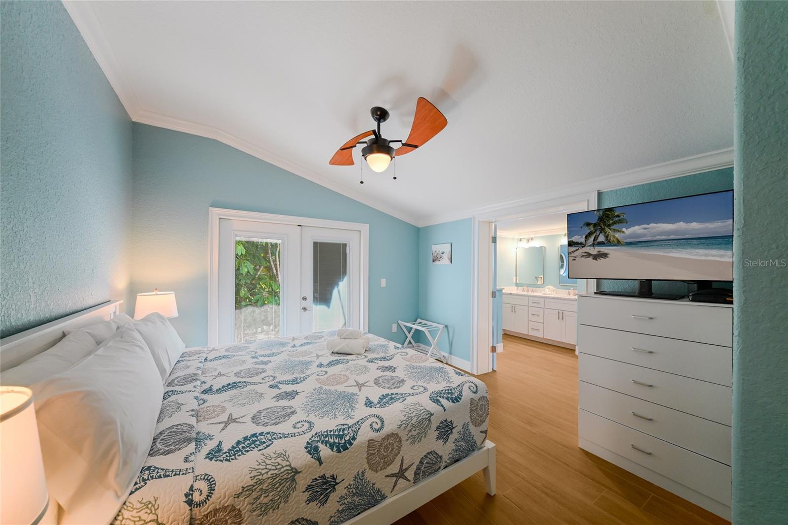324 64TH ST, HOLMES BEACH, FL, 34217