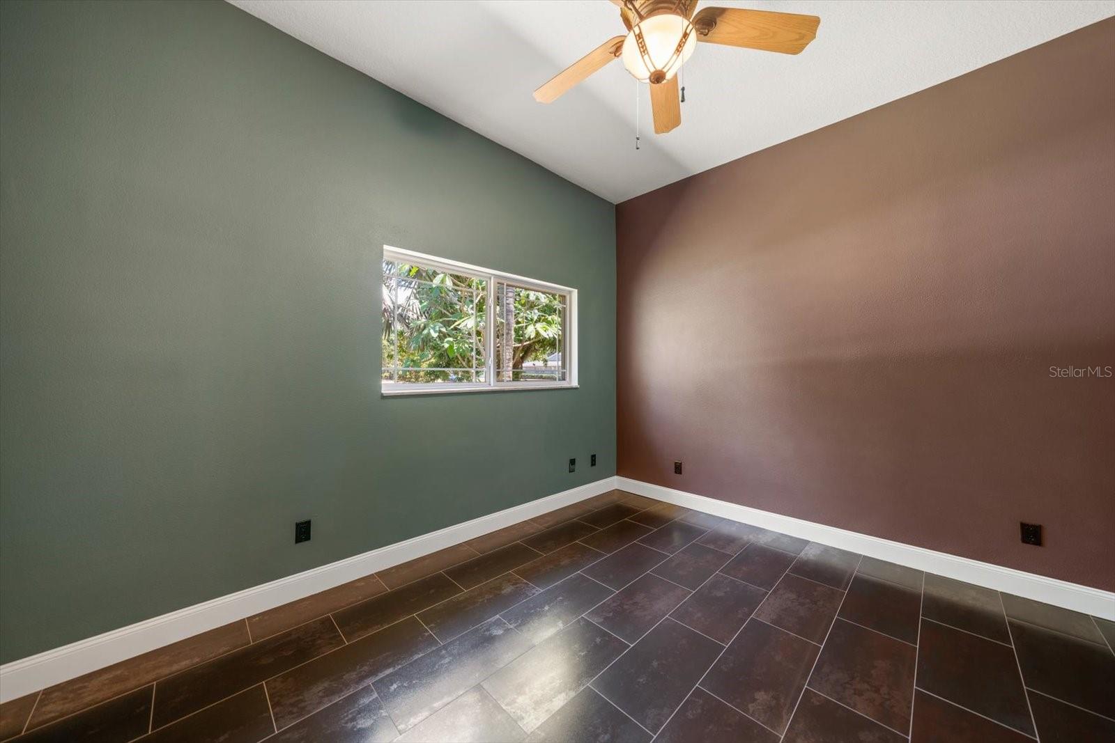 2400 SHERWOOD LN, CLEARWATER, FL, 33764