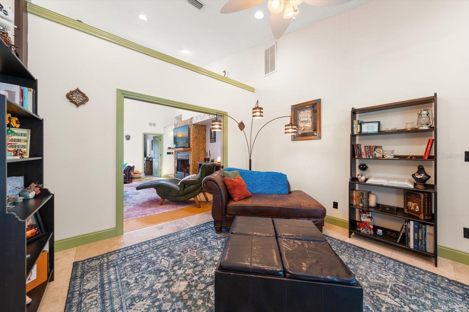 2400 SHERWOOD LN, CLEARWATER, FL, 33764