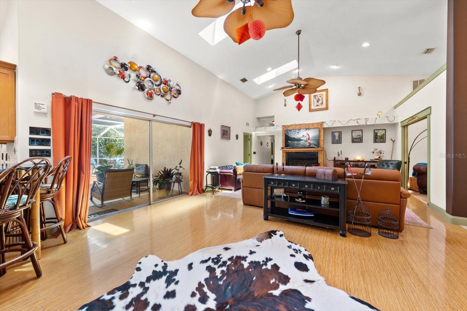 2400 SHERWOOD LN, CLEARWATER, FL, 33764