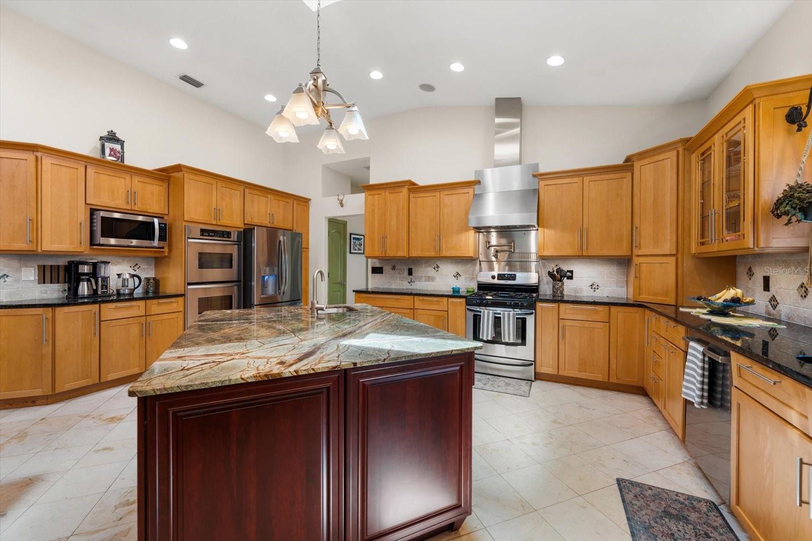 2400 SHERWOOD LN, CLEARWATER, FL, 33764