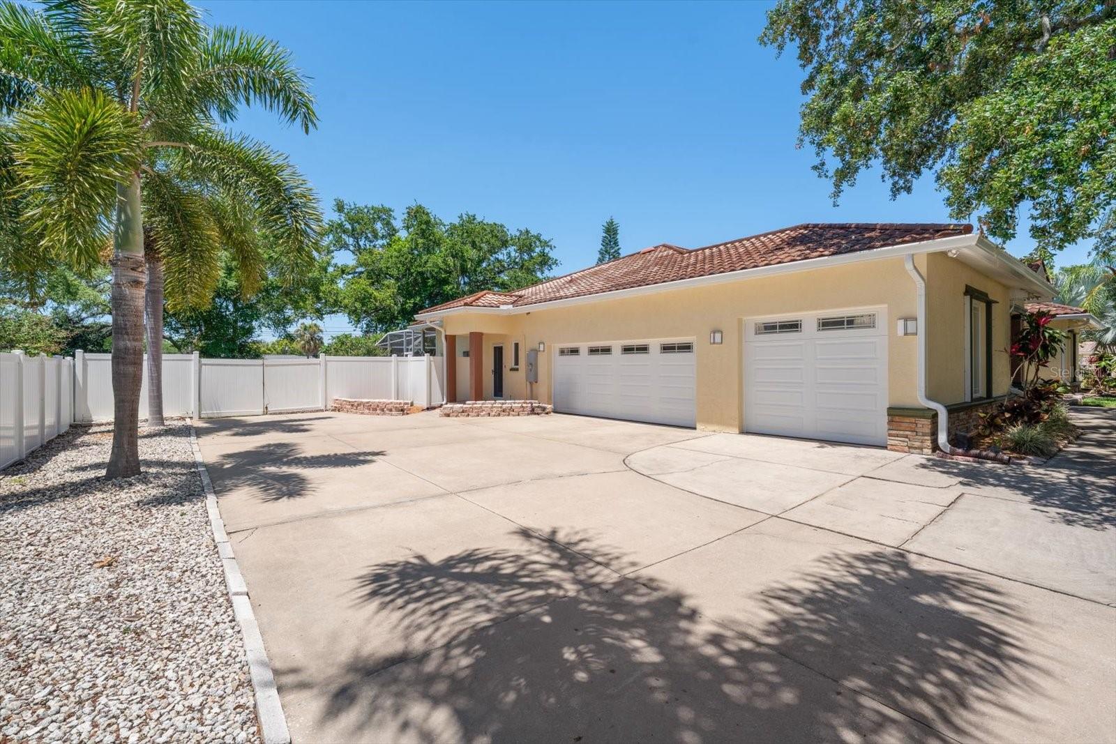 2400 SHERWOOD LN, CLEARWATER, FL, 33764