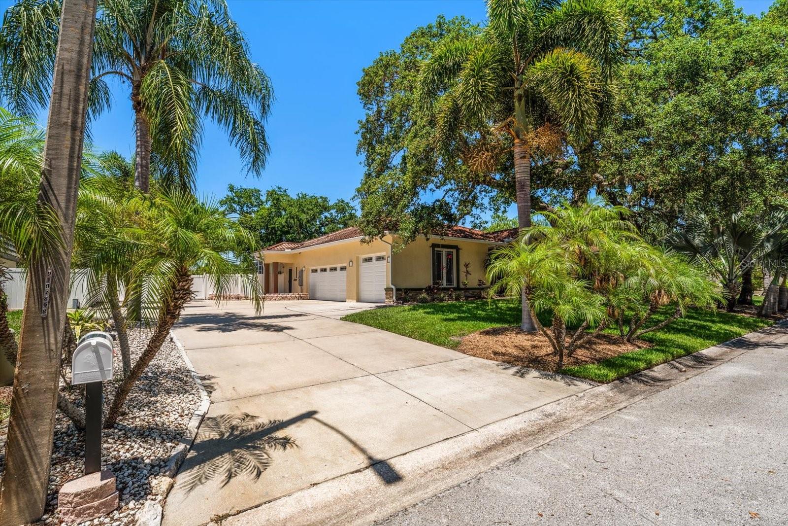 2400 SHERWOOD LN, CLEARWATER, FL, 33764