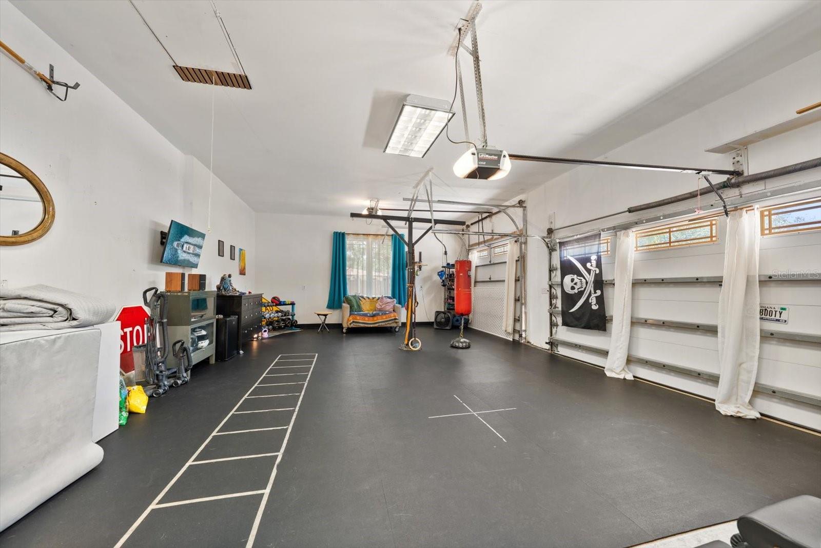 2400 SHERWOOD LN, CLEARWATER, FL, 33764
