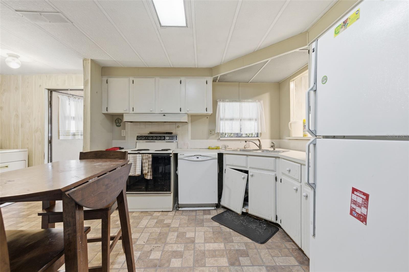 8045 INDIAN TRAIL RD, WEEKI WACHEE, FL, 34613