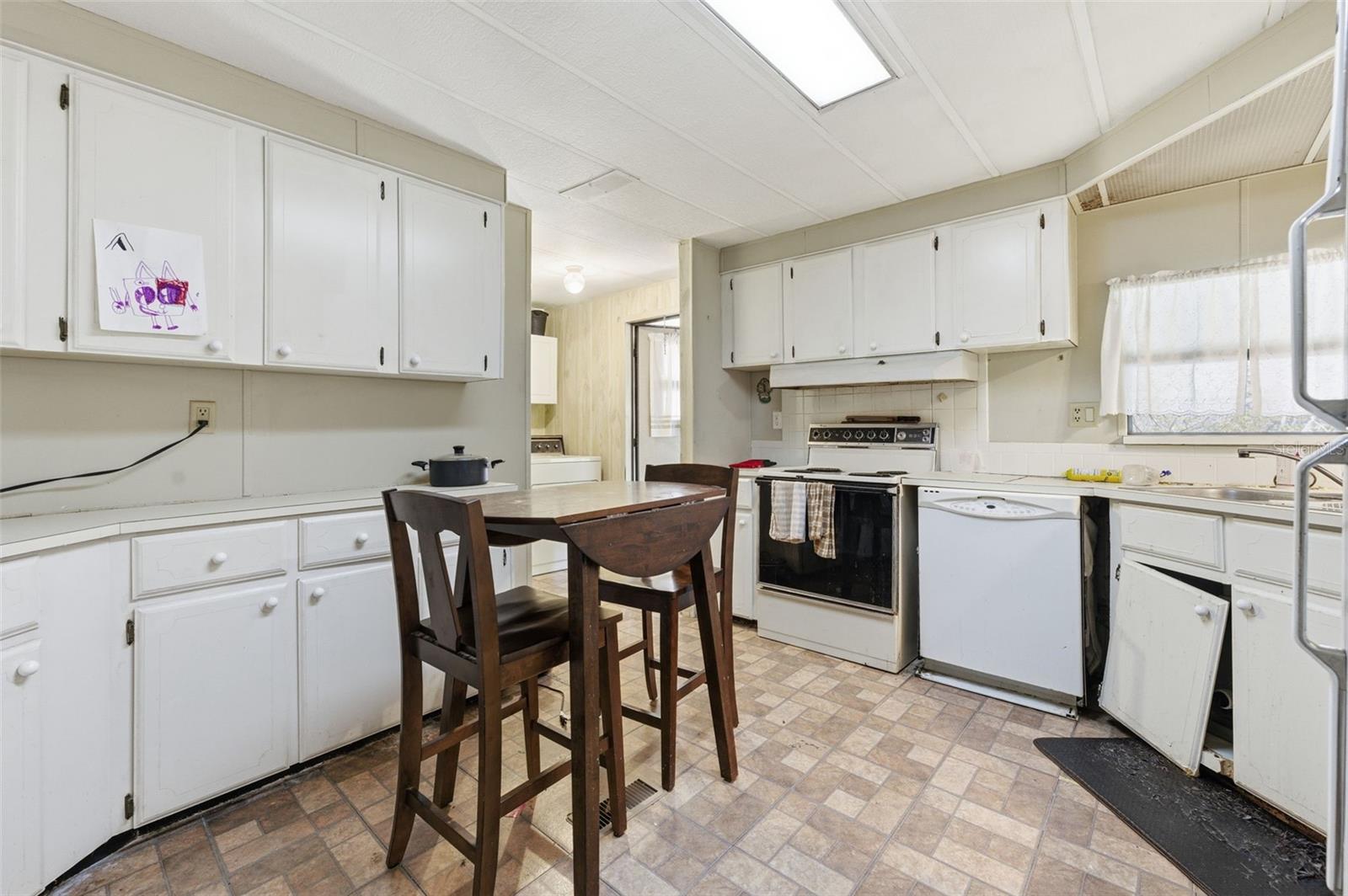 8045 INDIAN TRAIL RD, WEEKI WACHEE, FL, 34613