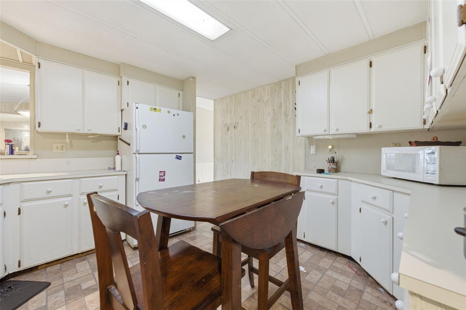 8045 INDIAN TRAIL RD, WEEKI WACHEE, FL, 34613