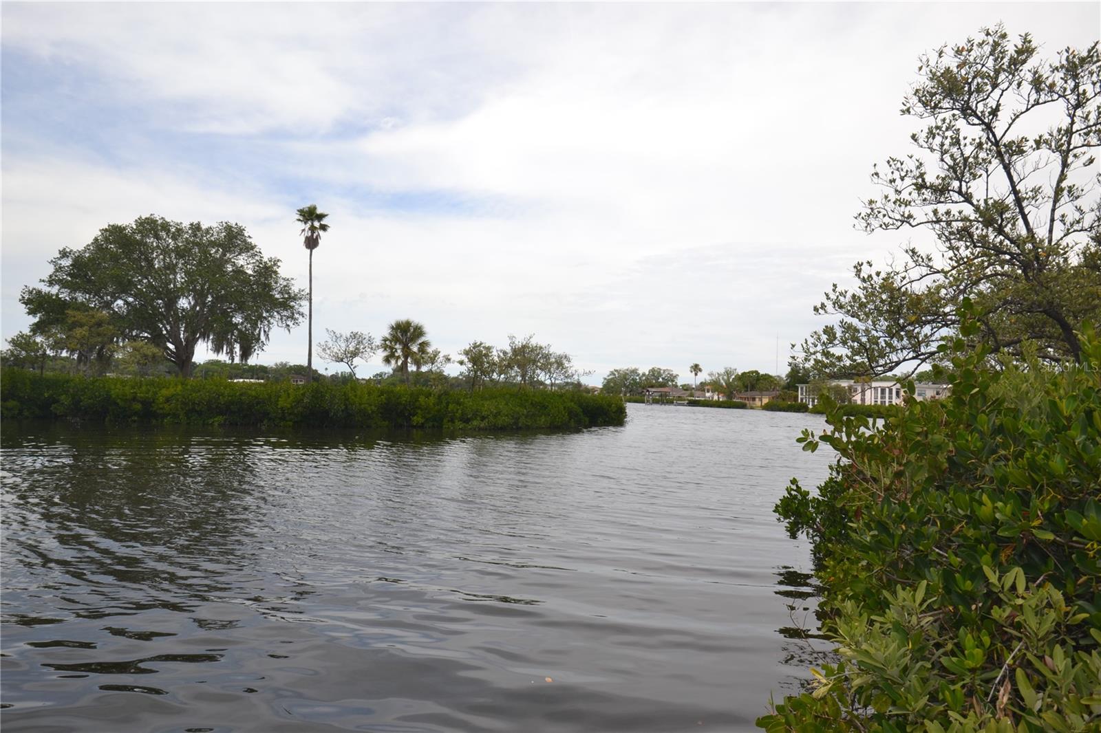 329 MOORINGS COVE DR, TARPON SPRINGS, FL, 34689
