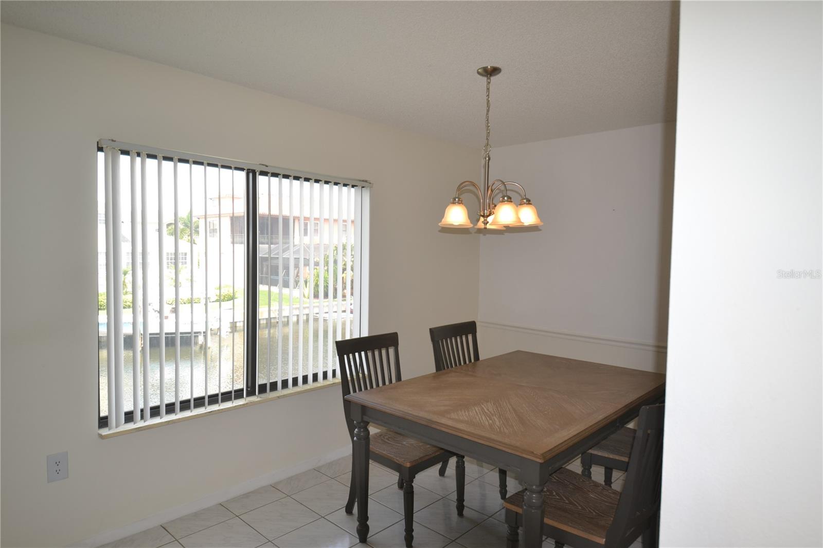 329 MOORINGS COVE DR, TARPON SPRINGS, FL, 34689