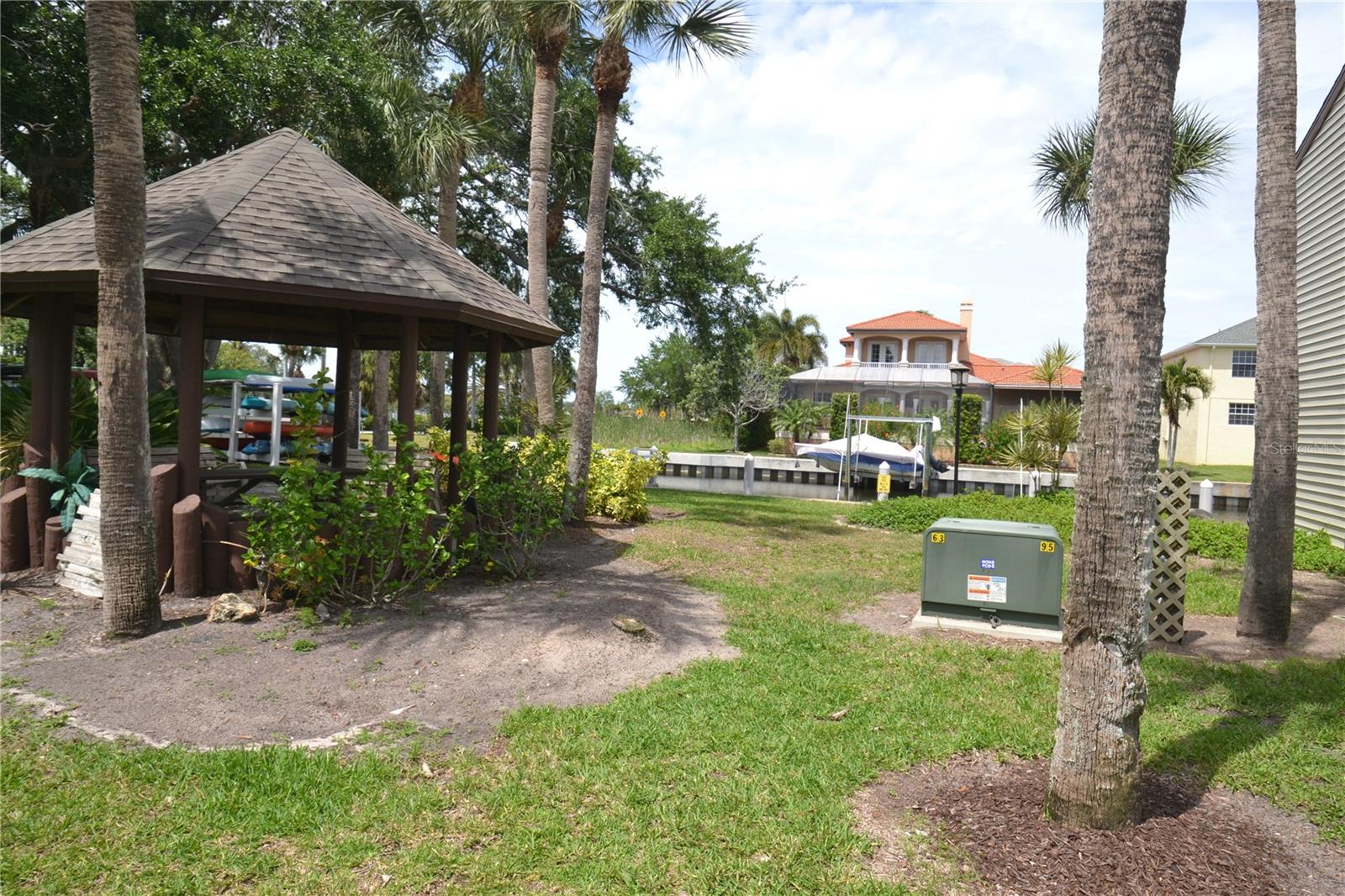 329 MOORINGS COVE DR, TARPON SPRINGS, FL, 34689