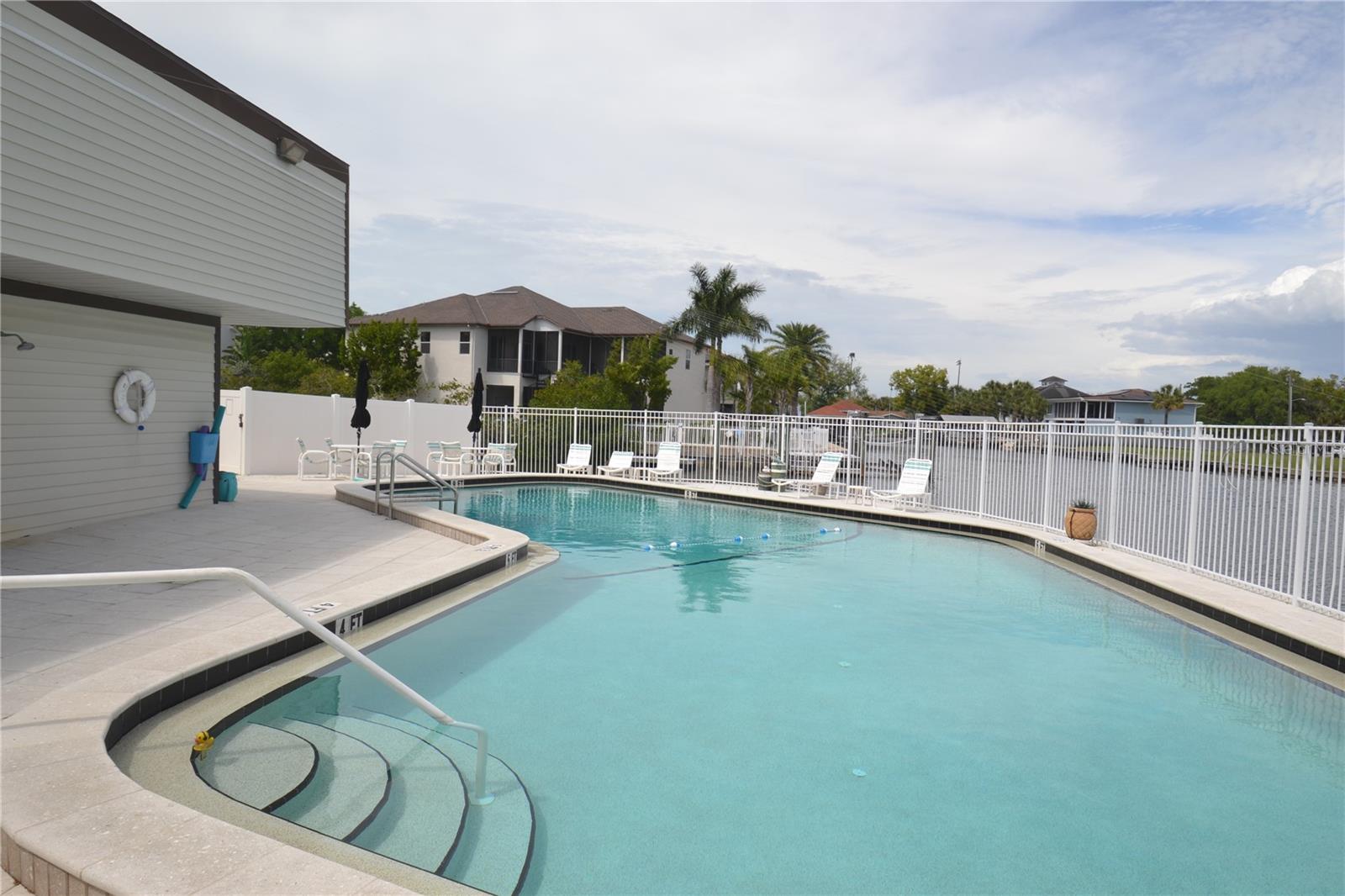 329 MOORINGS COVE DR, TARPON SPRINGS, FL, 34689