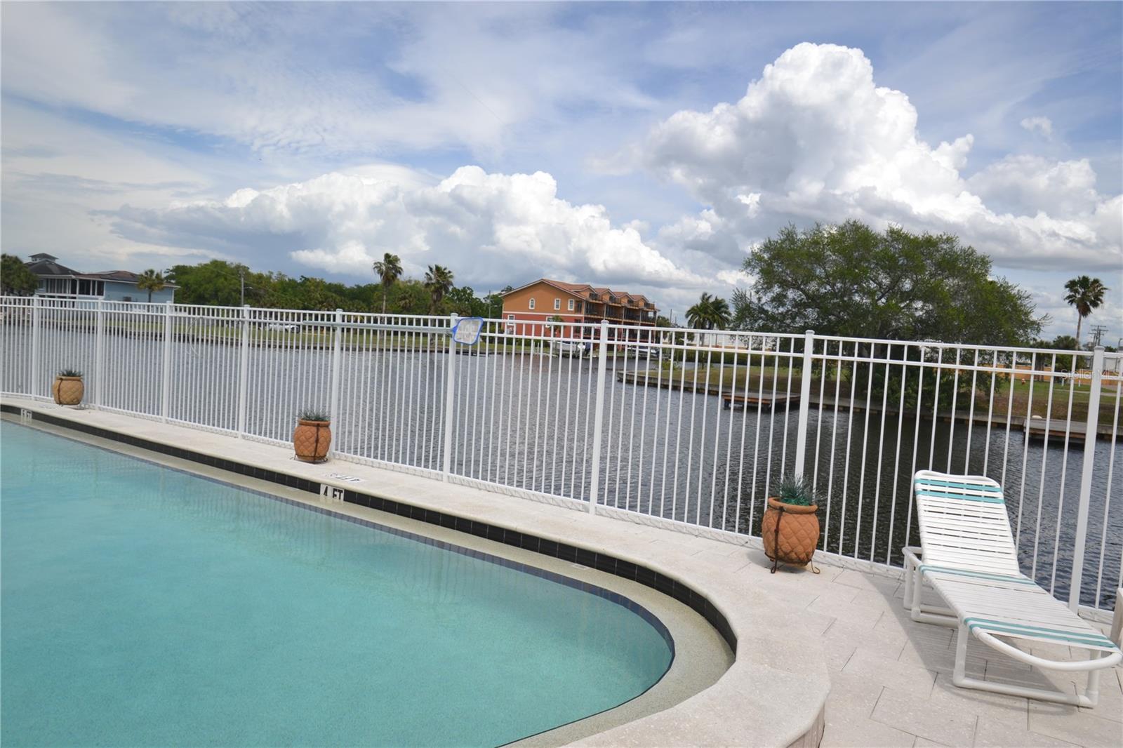 329 MOORINGS COVE DR, TARPON SPRINGS, FL, 34689