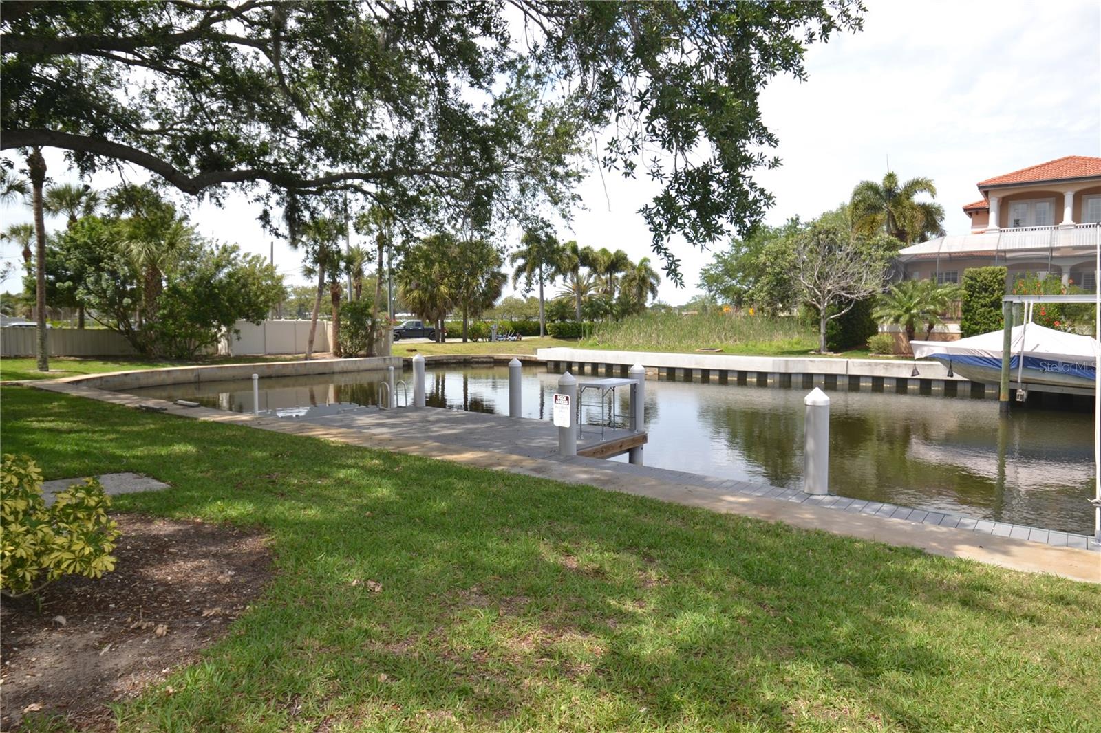 329 MOORINGS COVE DR, TARPON SPRINGS, FL, 34689