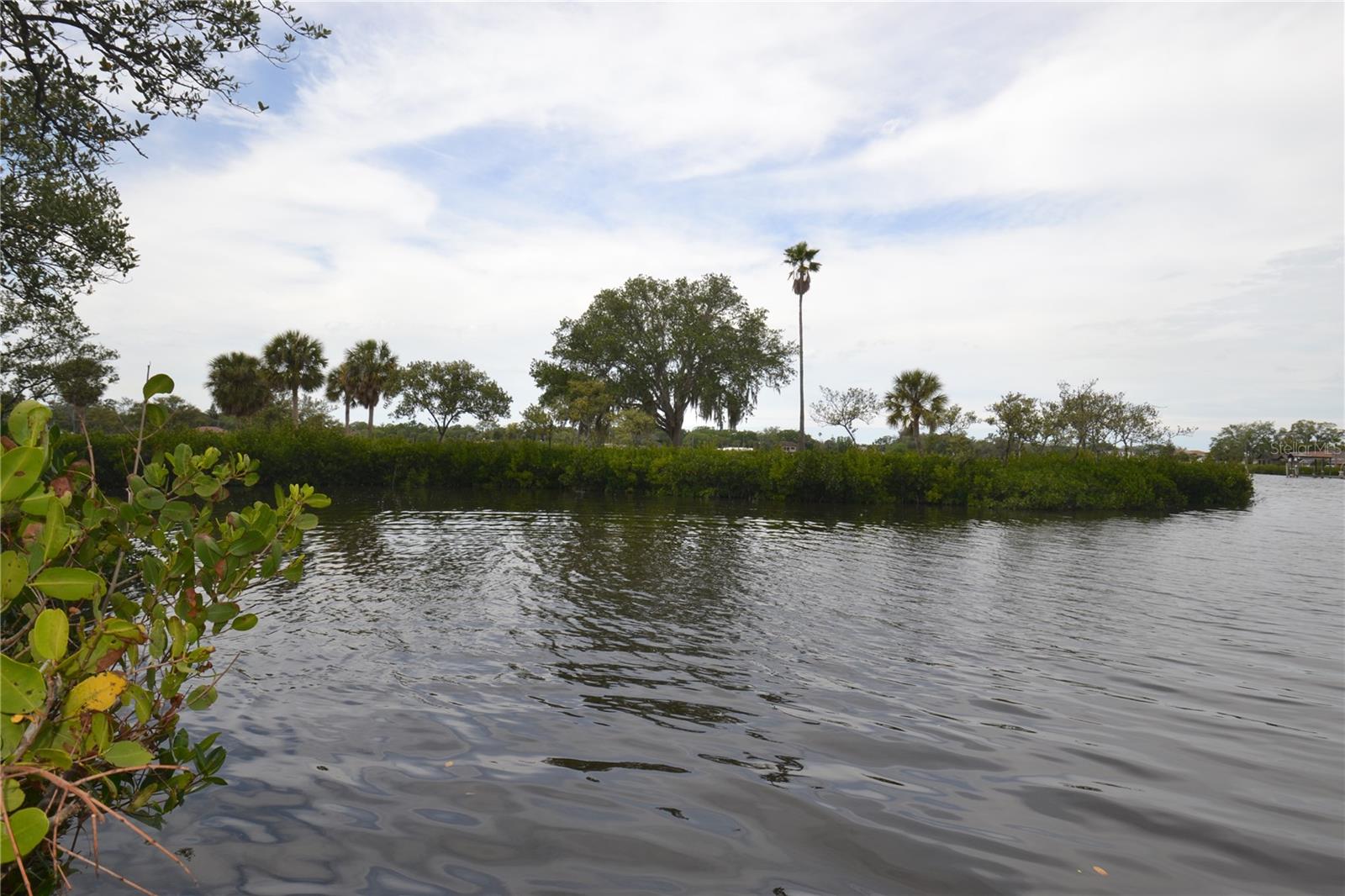 329 MOORINGS COVE DR, TARPON SPRINGS, FL, 34689