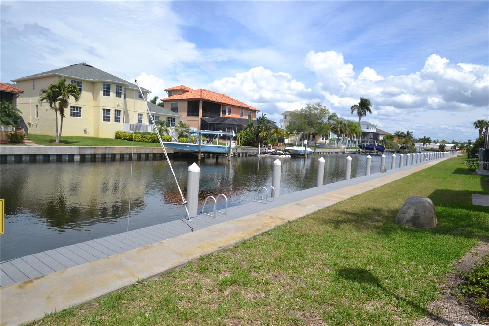 329 MOORINGS COVE DR, TARPON SPRINGS, FL, 34689