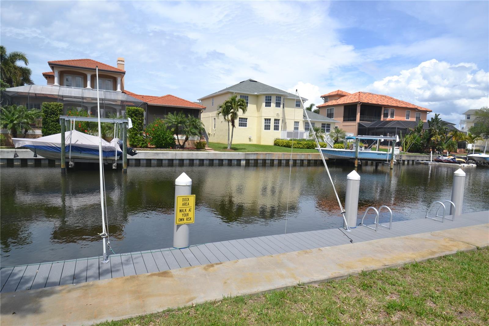329 MOORINGS COVE DR, TARPON SPRINGS, FL, 34689