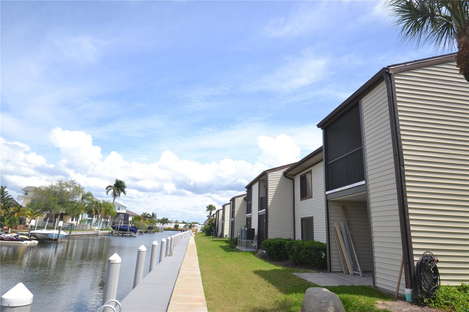 329 MOORINGS COVE DR, TARPON SPRINGS, FL, 34689