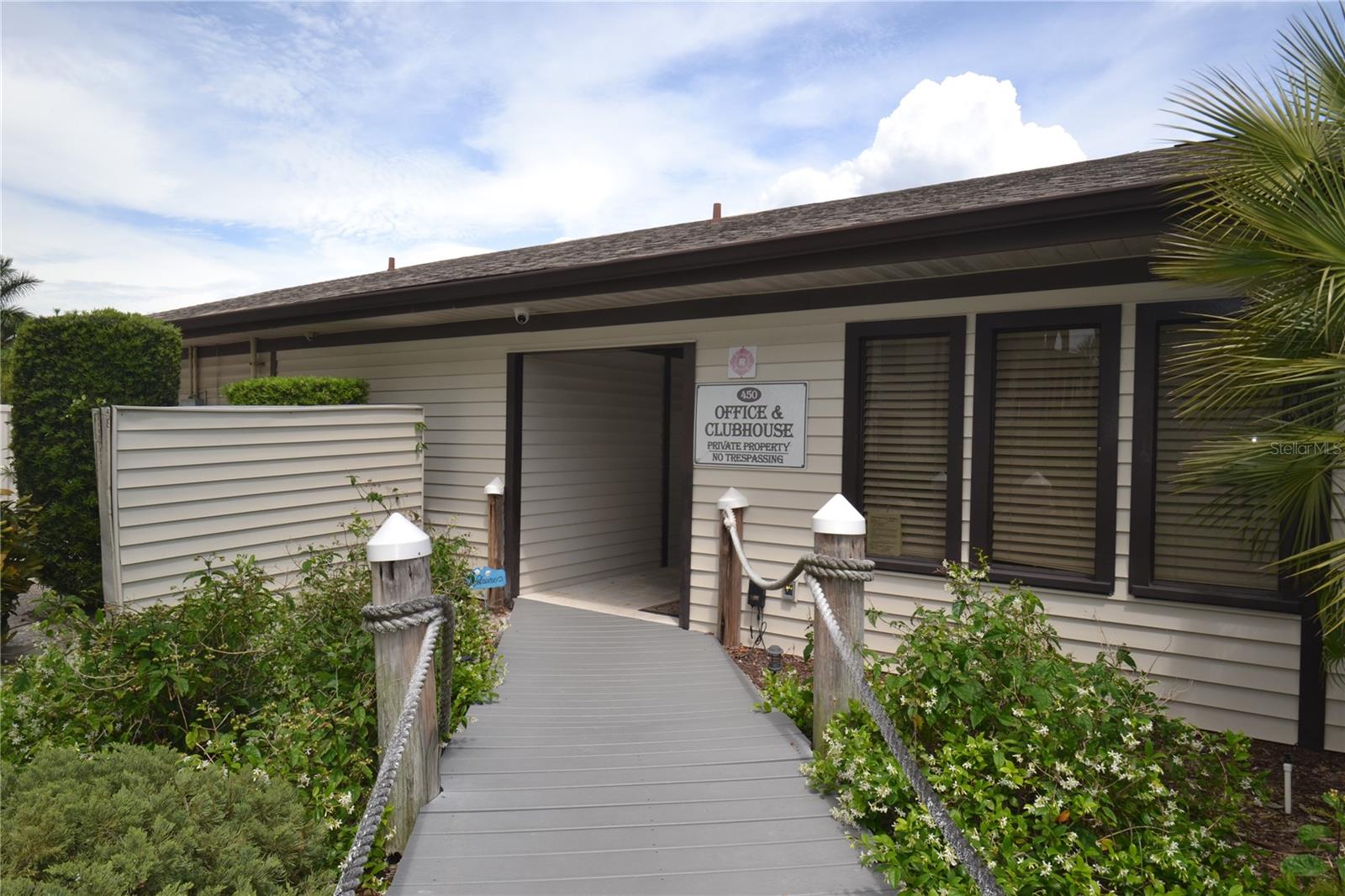 329 MOORINGS COVE DR, TARPON SPRINGS, FL, 34689