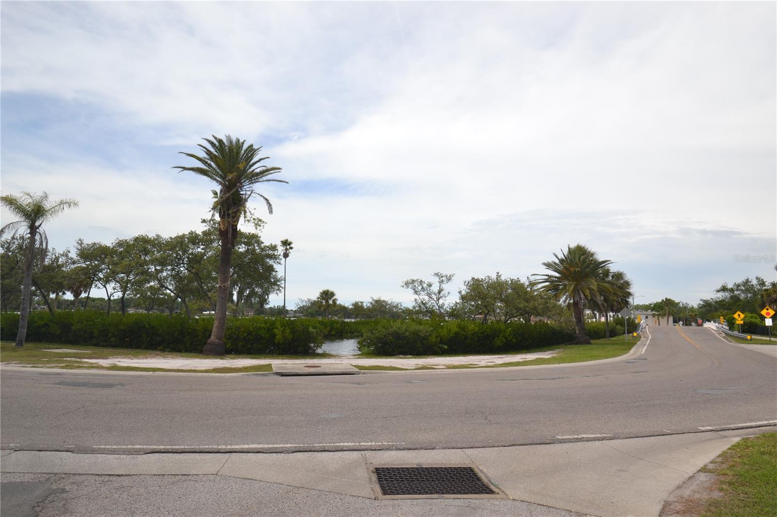 329 MOORINGS COVE DR, TARPON SPRINGS, FL, 34689