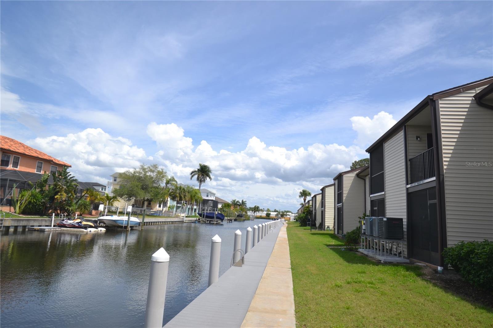 329 MOORINGS COVE DR, TARPON SPRINGS, FL, 34689