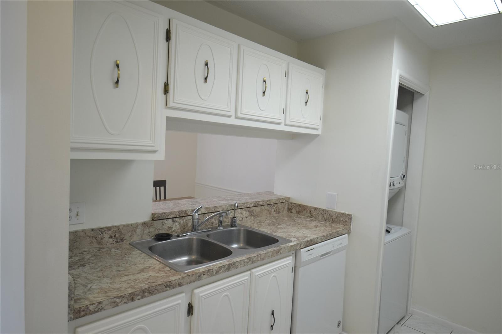 329 MOORINGS COVE DR, TARPON SPRINGS, FL, 34689