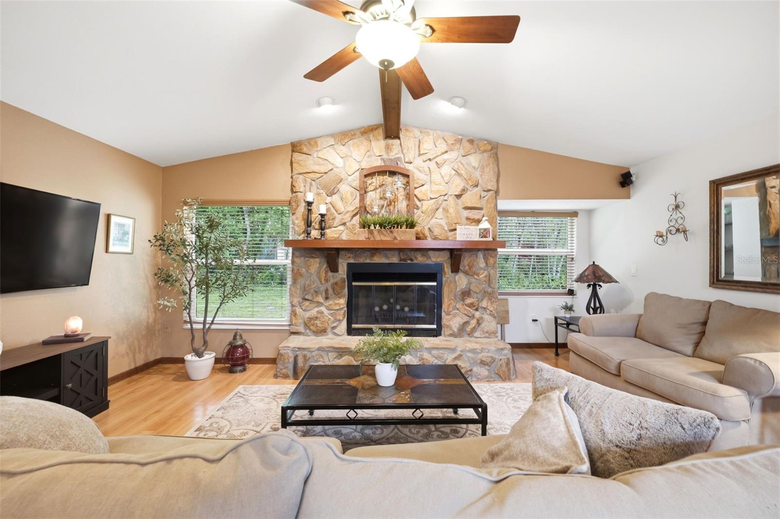 5227 SUWANNEE RD, WEEKI WACHEE, FL, 34607