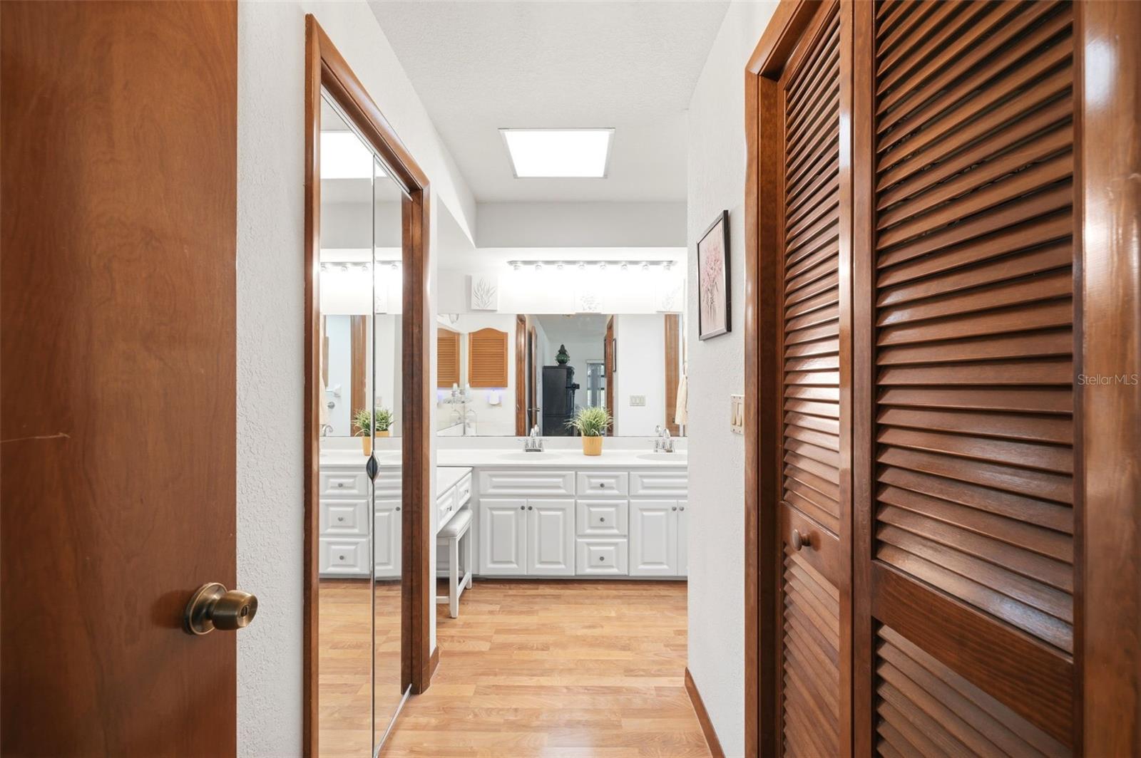 5227 SUWANNEE RD, WEEKI WACHEE, FL, 34607