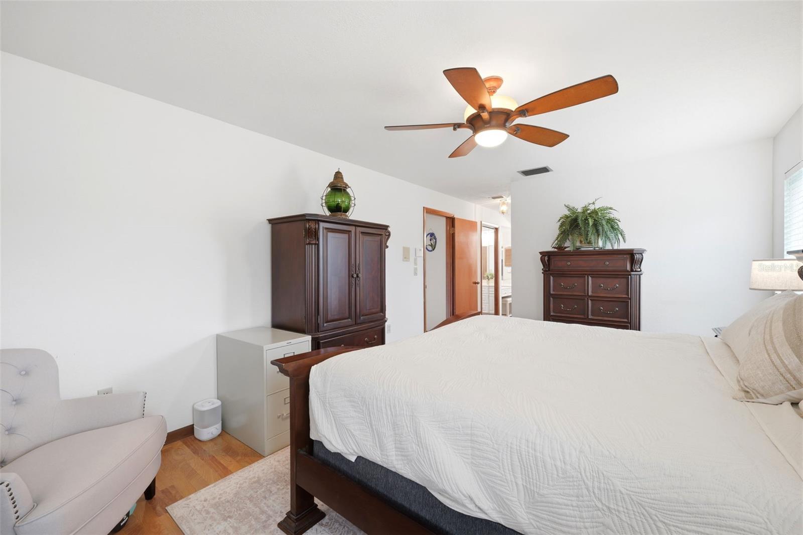 5227 SUWANNEE RD, WEEKI WACHEE, FL, 34607