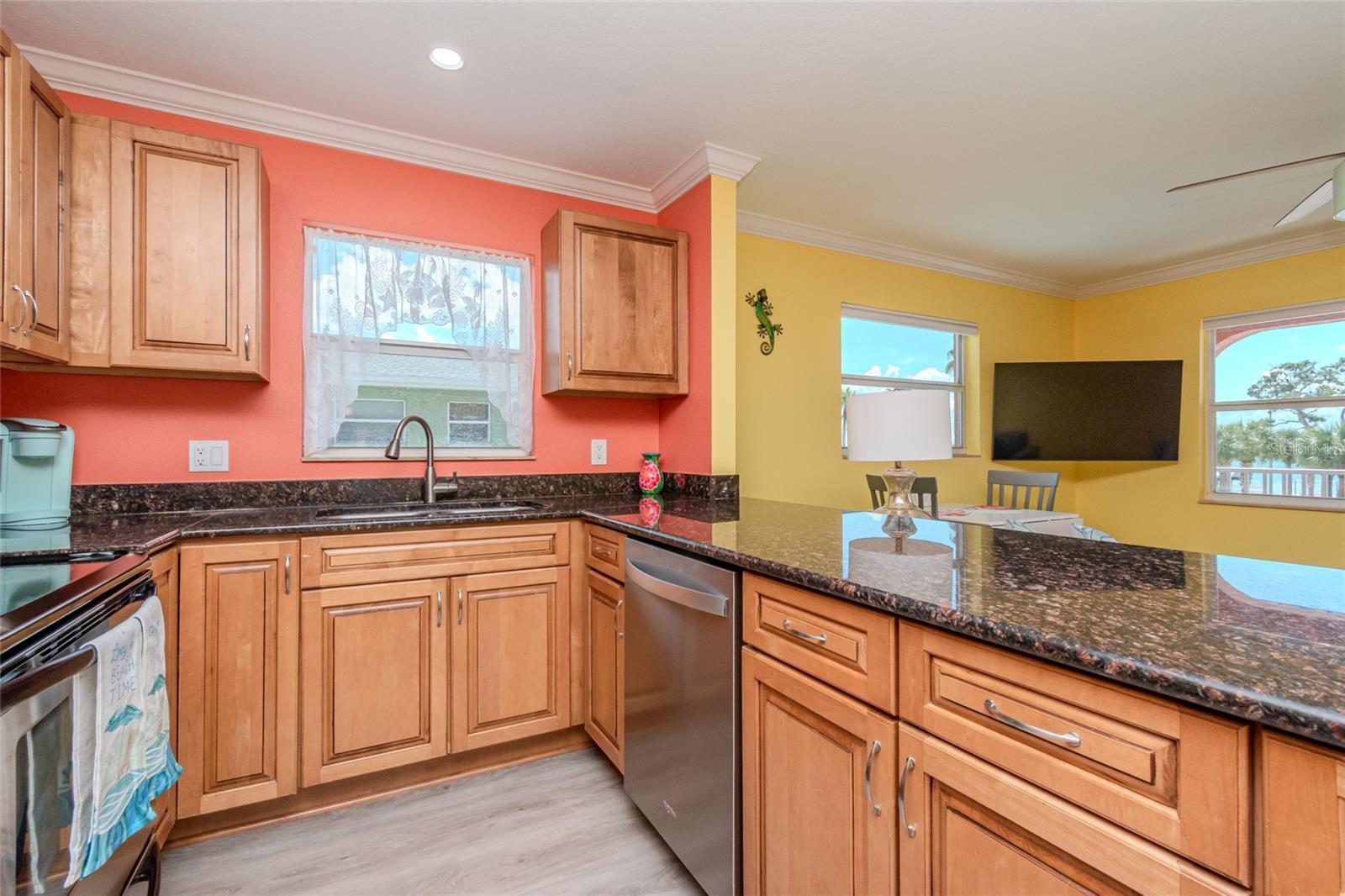 5605 SHORE BLVD S #1B, GULFPORT, FL, 33707