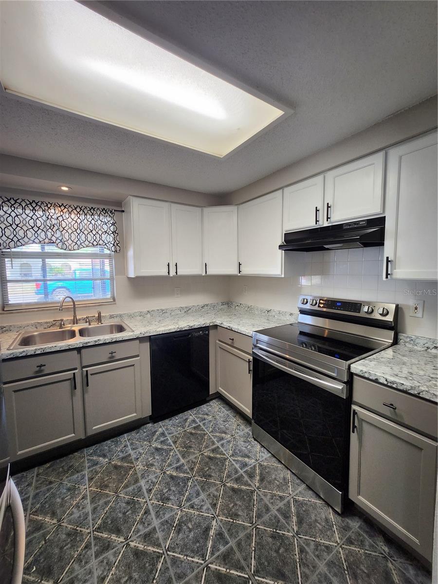 806 WALNUT DR, SEFFNER, FL, 33584