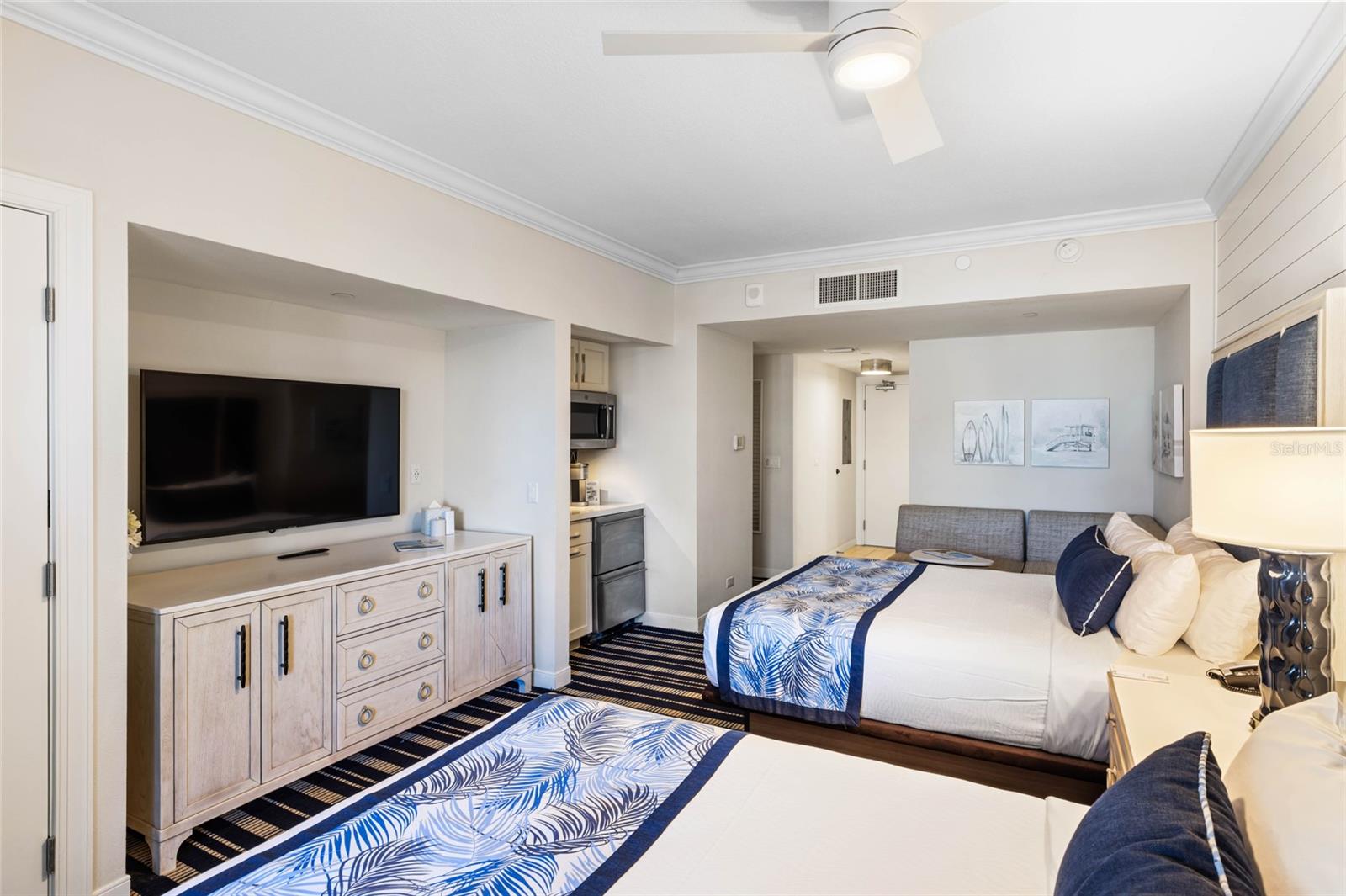 210 SANDS POINT RD #2101, LONGBOAT KEY, FL, 34228