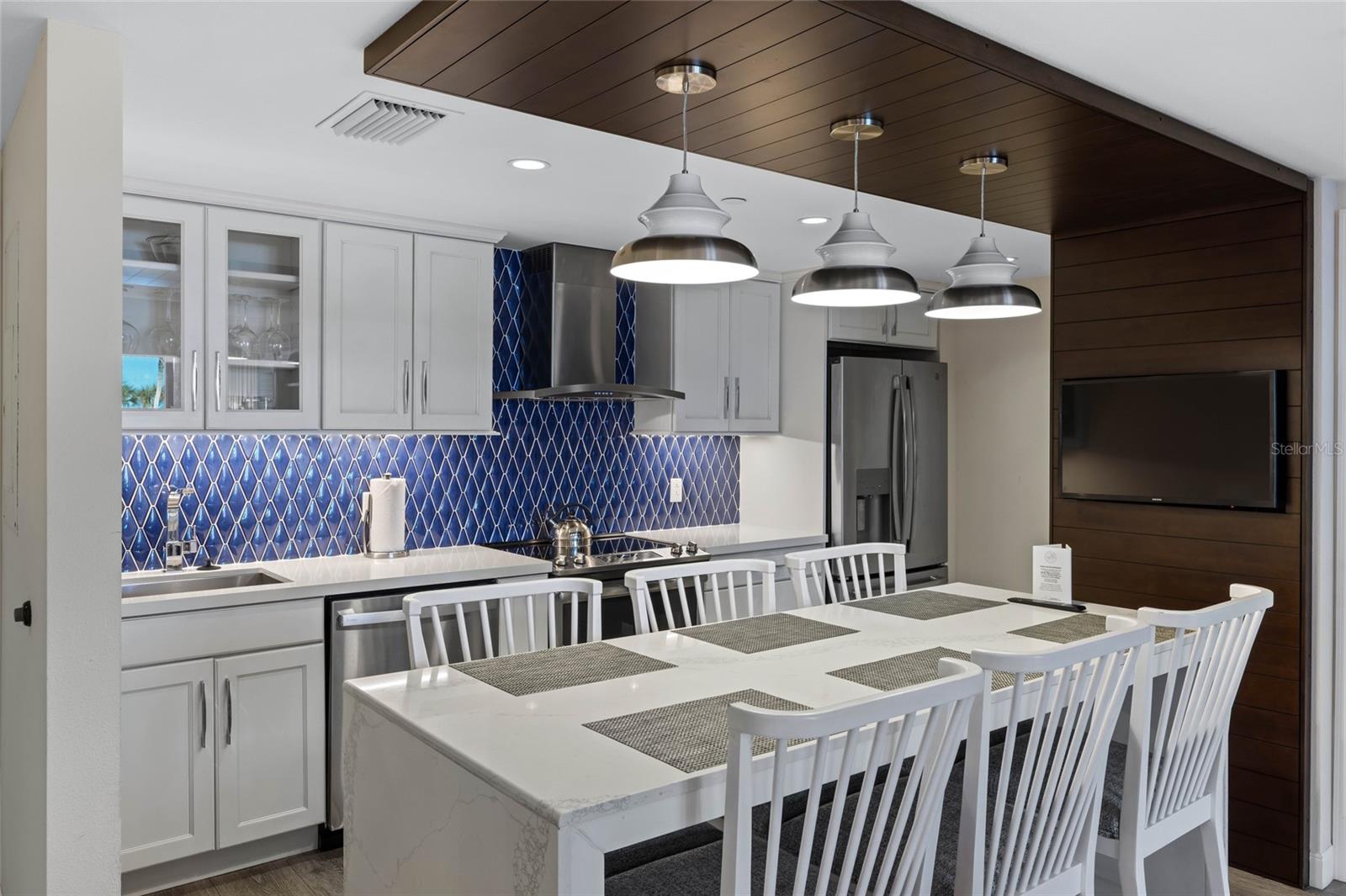 210 SANDS POINT RD #2101, LONGBOAT KEY, FL, 34228