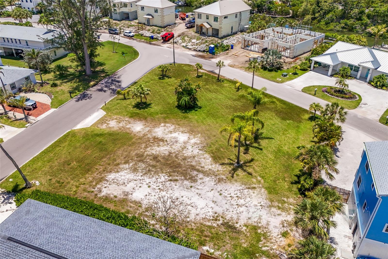 591 RUSSELL ST, LONGBOAT KEY, FL, 34228
