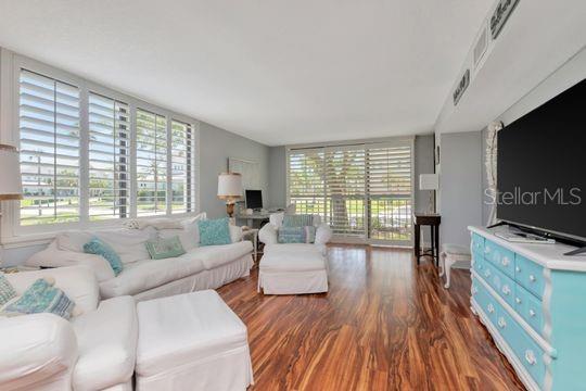 220 BELLEVIEW BLVD #203, BELLEAIR, FL, 33756