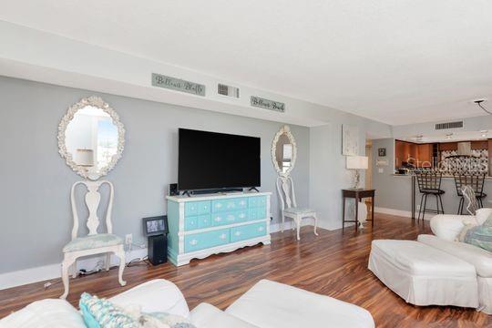 220 BELLEVIEW BLVD #203, BELLEAIR, FL, 33756