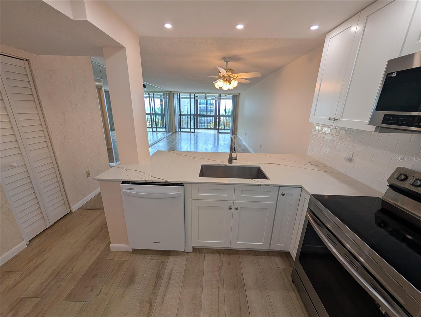 18304 GULF BLVD #406, REDINGTON SHORES, FL, 33708
