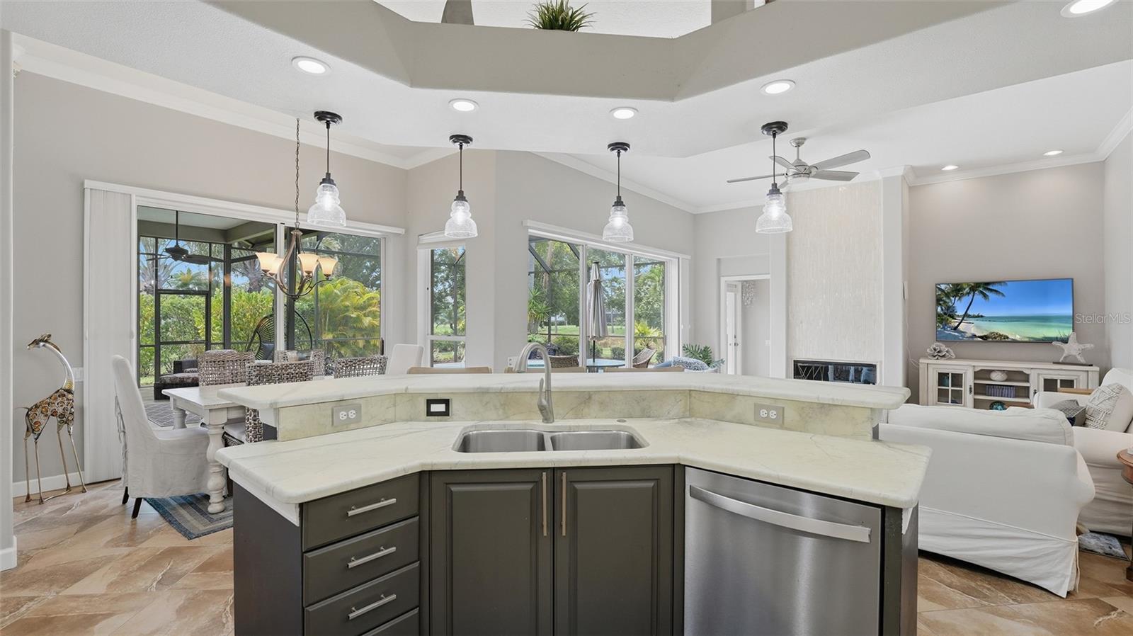 7117 DORNOUGH LN, BRADENTON, FL, 34202