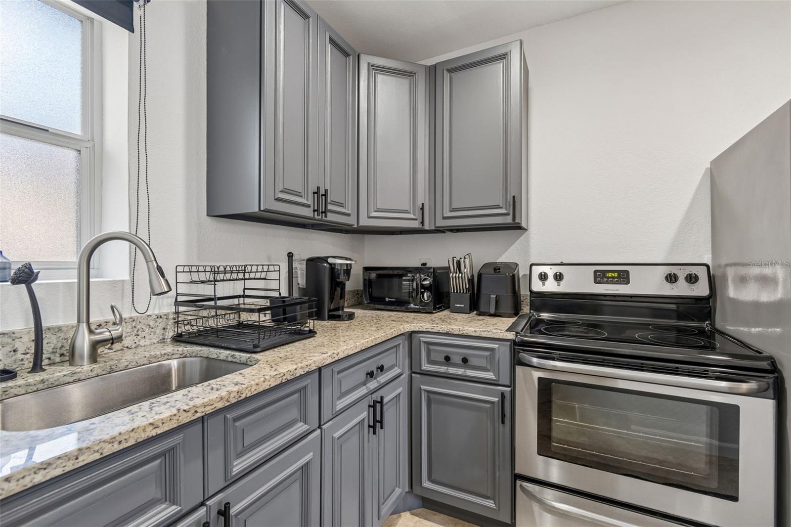 3737 BURLINGTON AVE N, ST PETERSBURG, FL, 33713