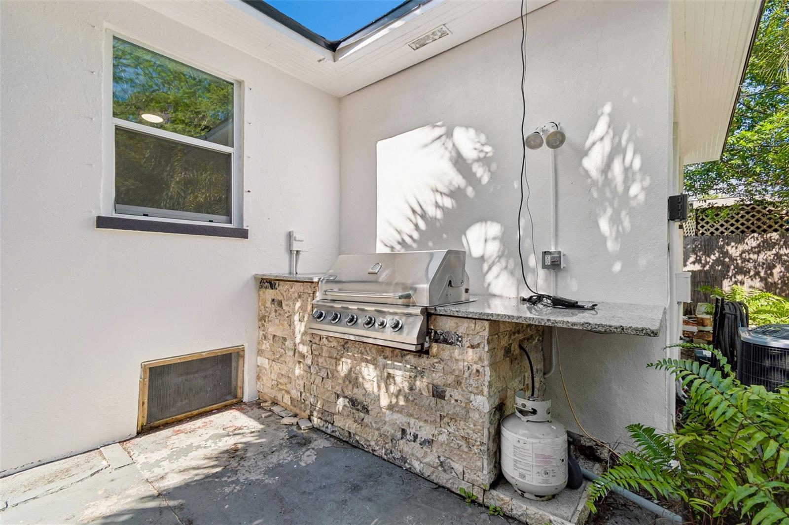 3737 BURLINGTON AVE N, ST PETERSBURG, FL, 33713