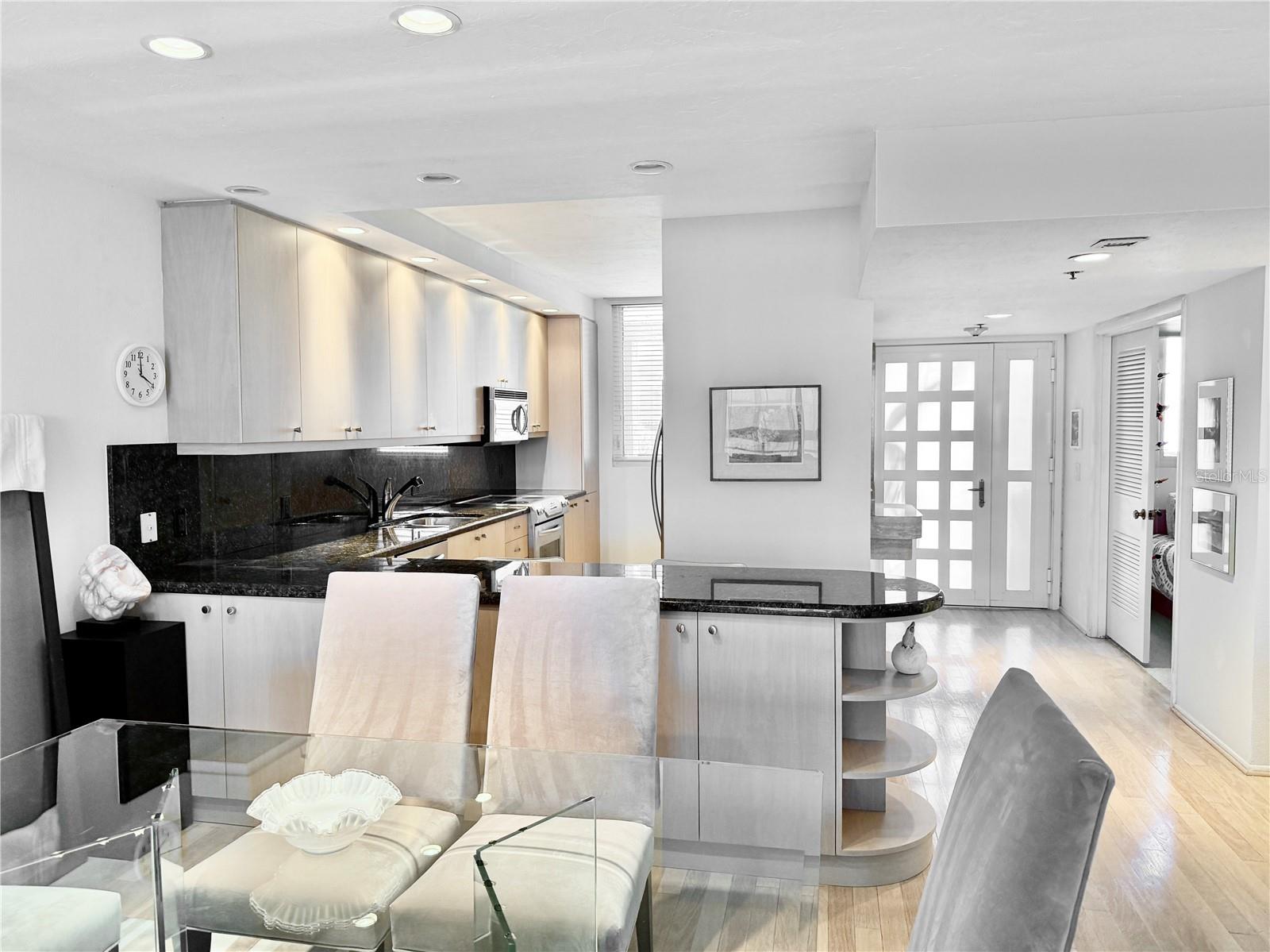 1135 GULF OF MEXICO DR #505, LONGBOAT KEY, FL, 34228