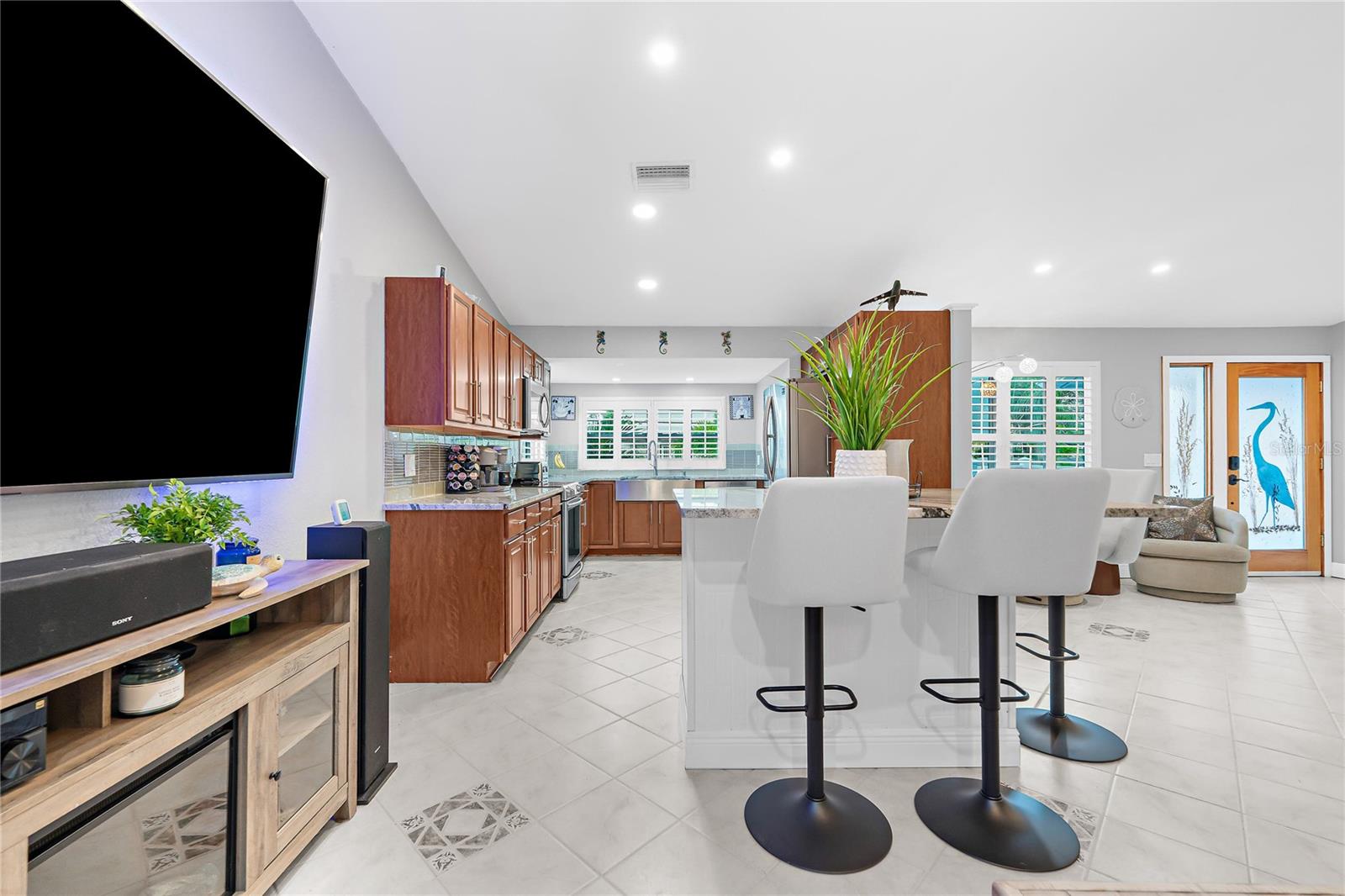 201 LAGOON DR, PALM HARBOR, FL, 34683