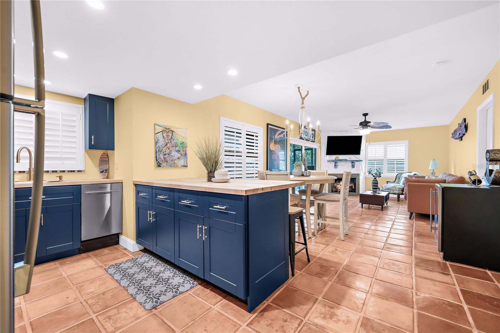 201 LAGOON DR, PALM HARBOR, FL, 34683