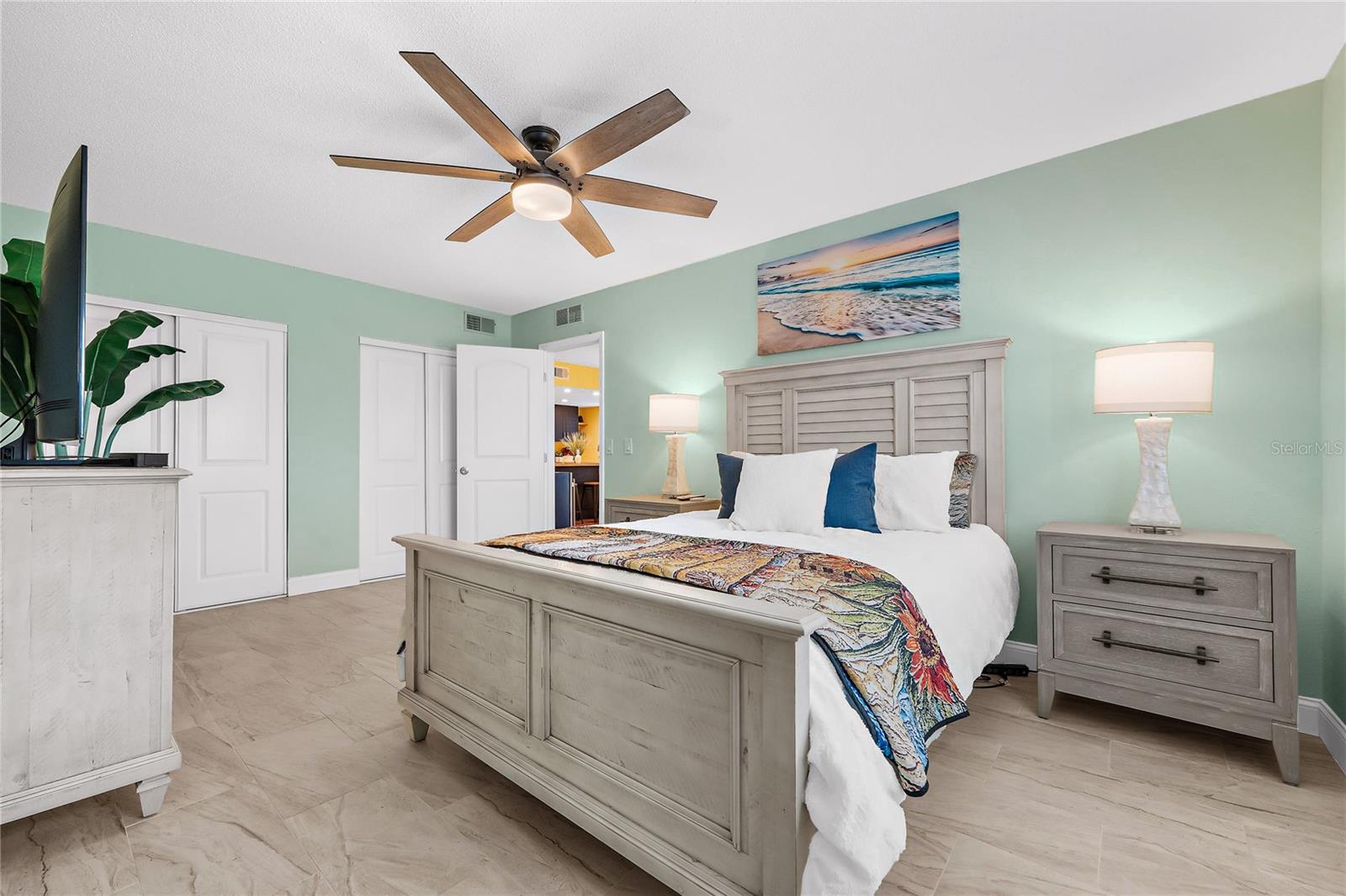 201 LAGOON DR, PALM HARBOR, FL, 34683