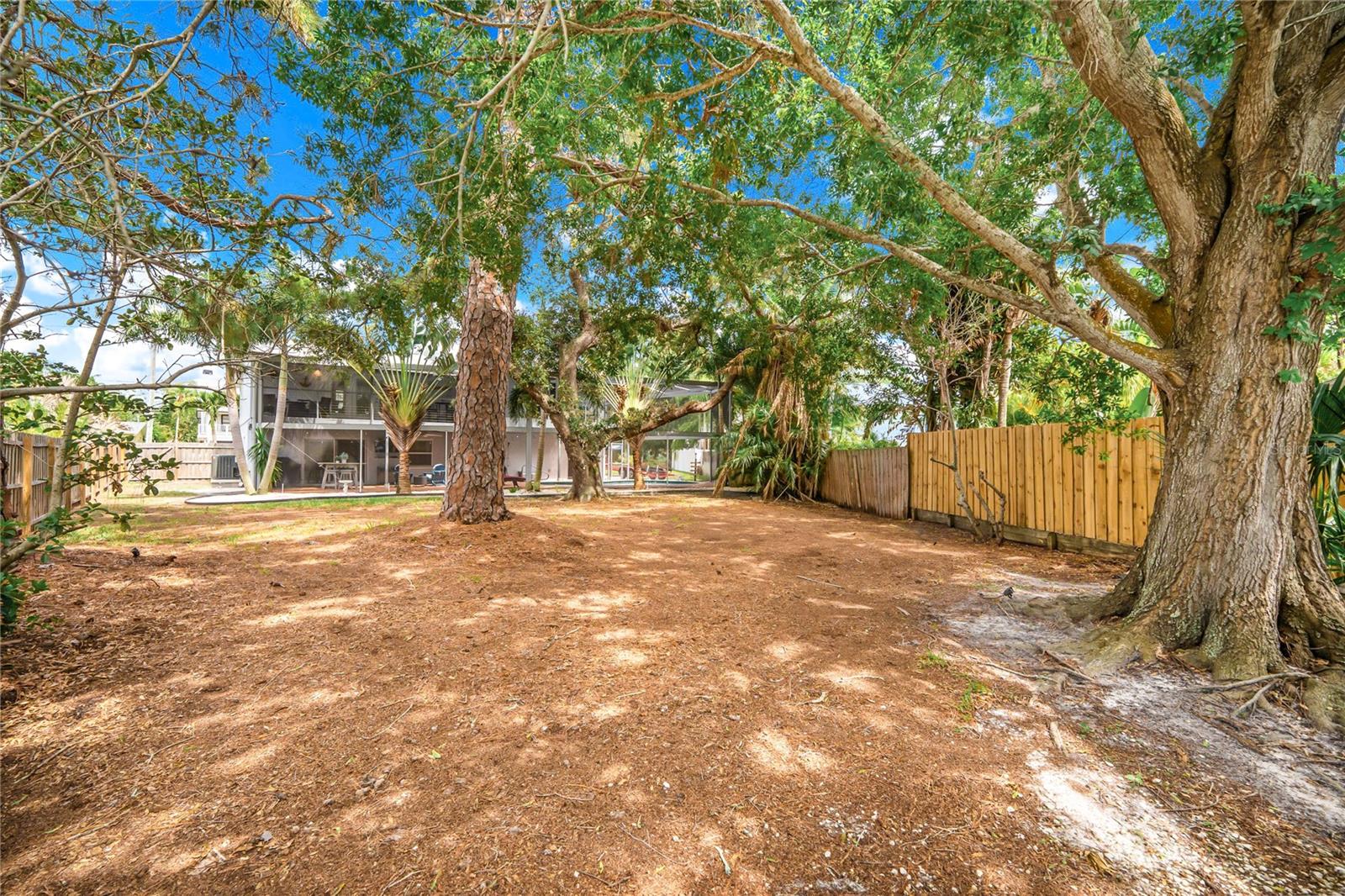 201 LAGOON DR, PALM HARBOR, FL, 34683