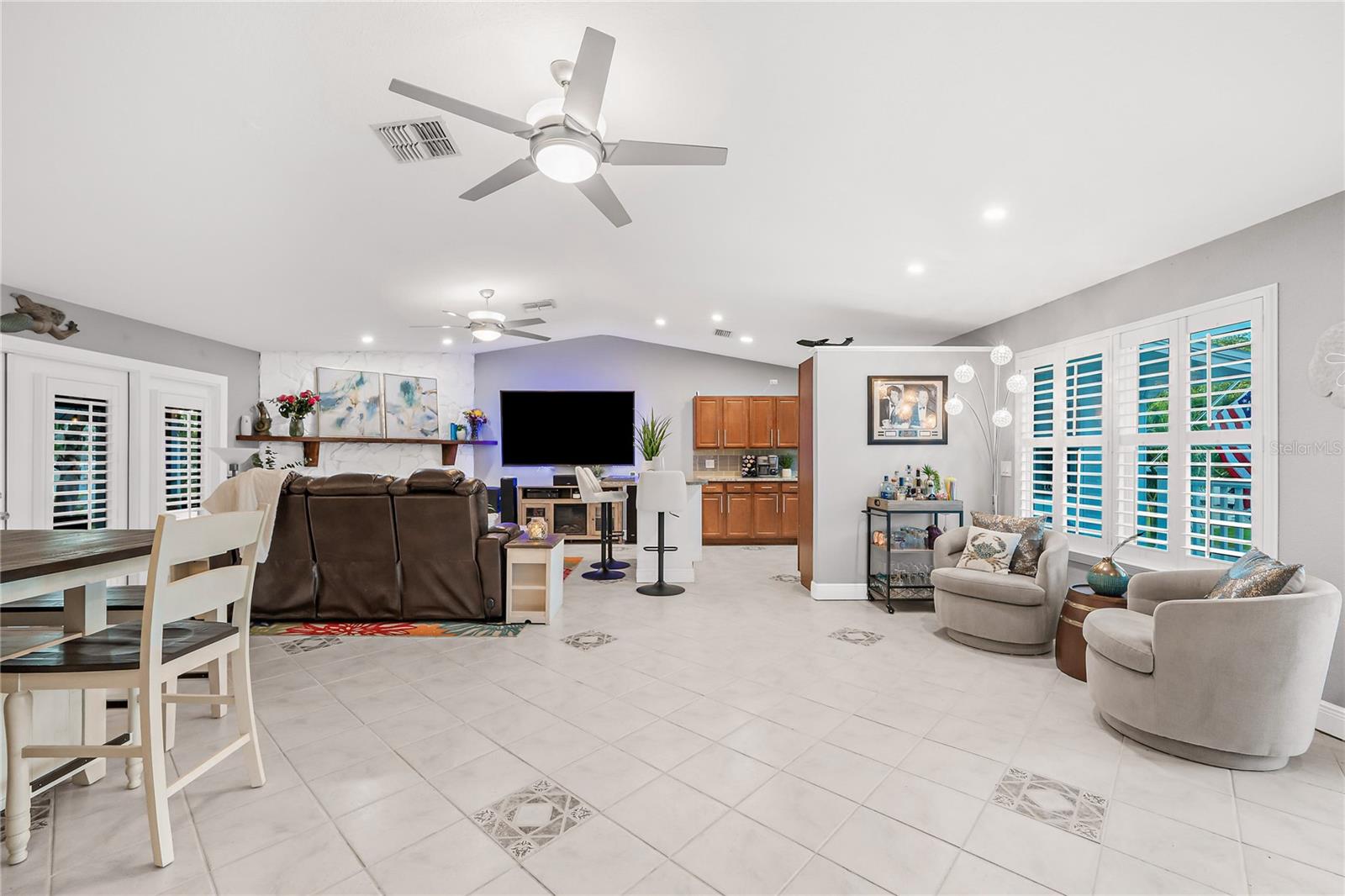 201 LAGOON DR, PALM HARBOR, FL, 34683
