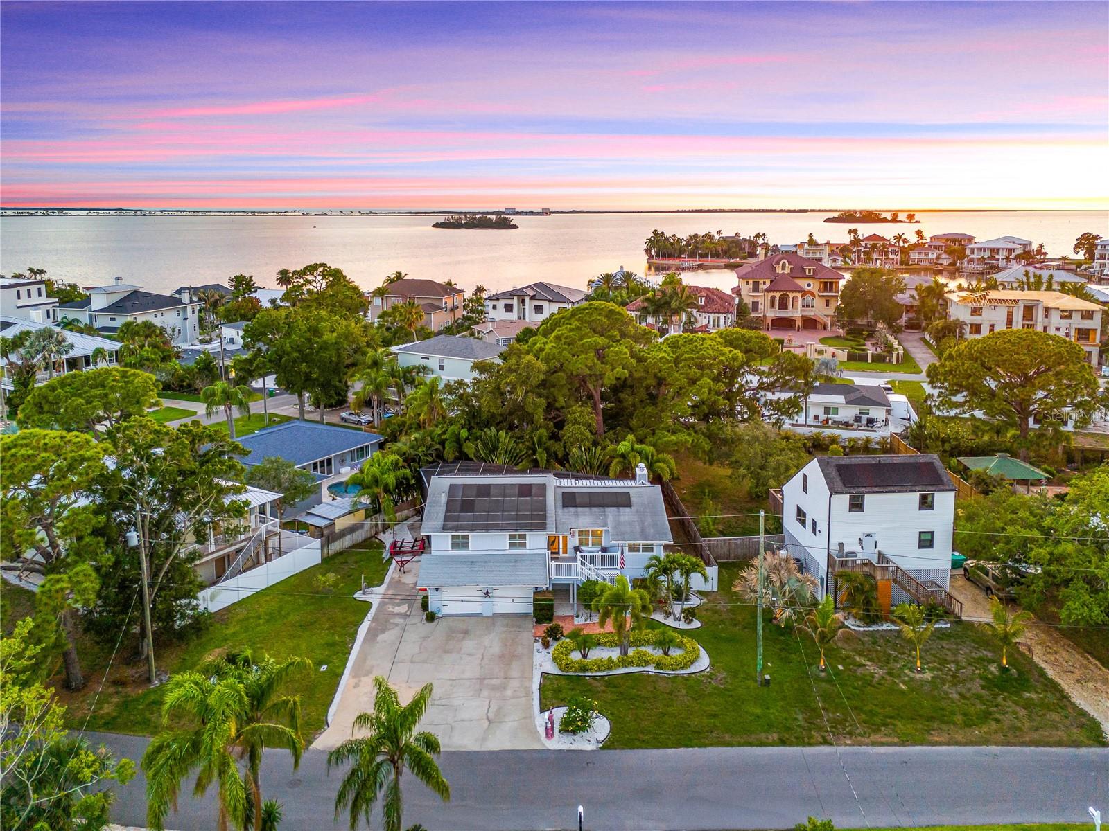 201 LAGOON DR, PALM HARBOR, FL, 34683