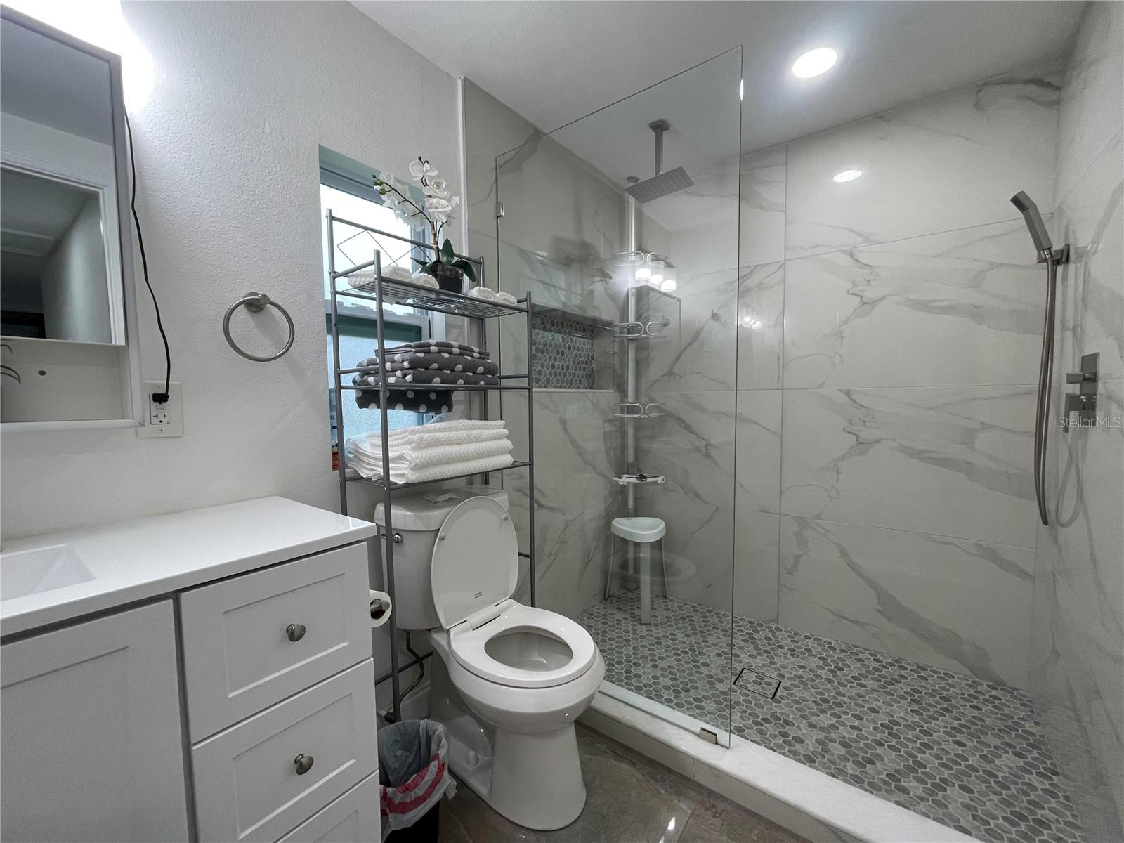 8002 48TH AVE N, ST PETERSBURG, FL, 33709
