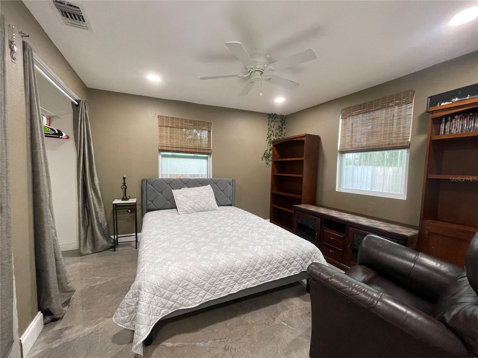 8002 48TH AVE N, ST PETERSBURG, FL, 33709