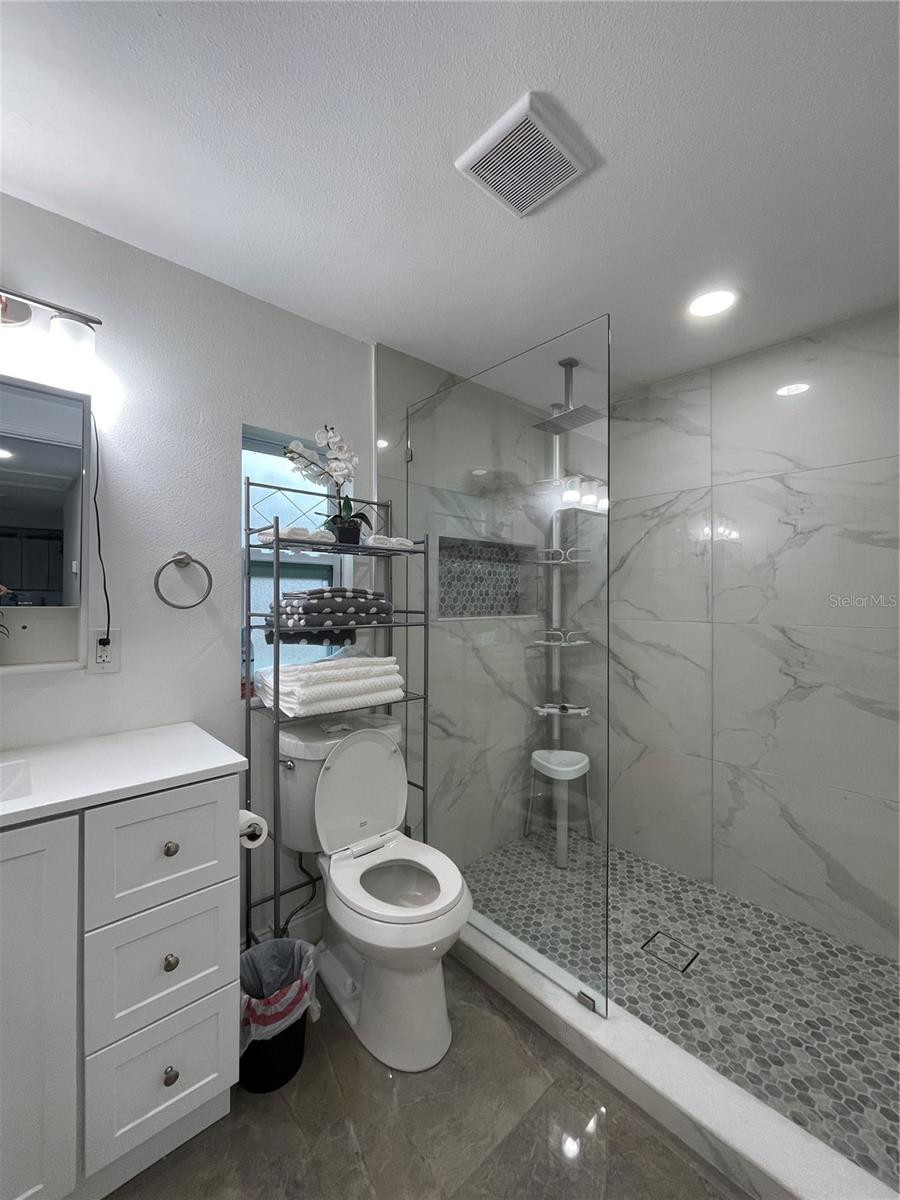 8002 48TH AVE N, ST PETERSBURG, FL, 33709